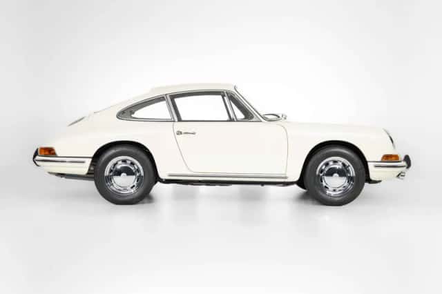 Porsche 911 (1964) thumbnail 6