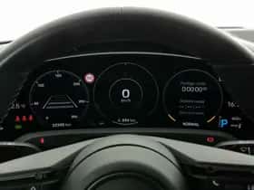 Porsche Taycan (2024) thumbnail 14