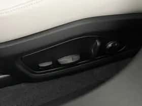 Porsche Taycan (2024) thumbnail 40