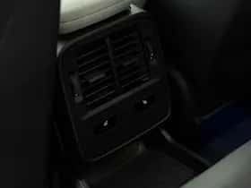 Porsche Taycan (2024) thumbnail 45