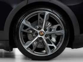 Porsche Taycan (2024) thumbnail 51
