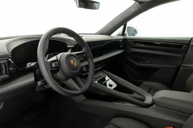 Porsche Macan (2026) thumbnail 3