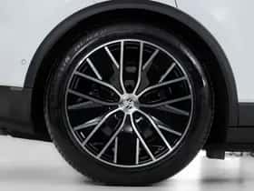 Porsche Macan (2026) thumbnail 23