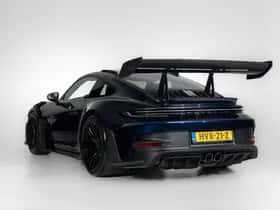 Porsche 911 (2025) thumbnail 2