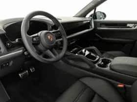 Porsche Cayenne (2026) thumbnail 3