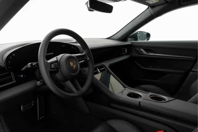 Porsche Taycan (2025) thumbnail 3