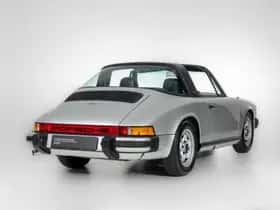 Porsche 911 (1975) thumbnail 11