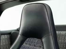 Porsche 911 (1975) thumbnail 15