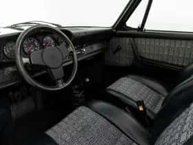 Porsche 911 (1975) thumbnail 3