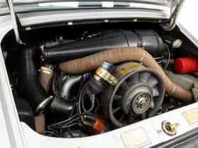 Porsche 911 (1975) thumbnail 36