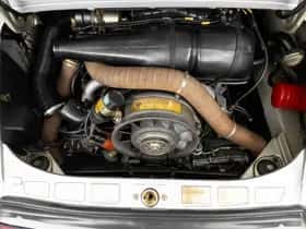 Porsche 911 (1975) thumbnail 38