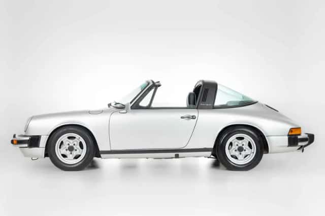 Porsche 911 (1975) thumbnail 6