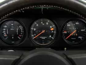 Porsche 911 (1975) thumbnail 10