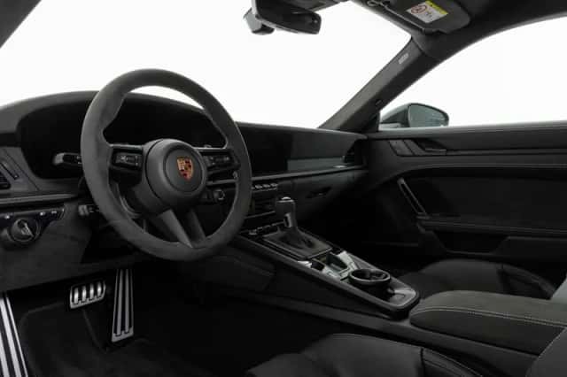 Porsche 911 (2026) thumbnail 4
