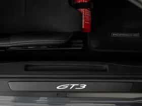 Porsche 911 (2026) thumbnail 40