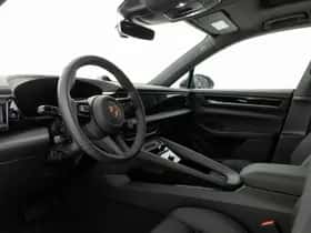 Porsche Macan (2026) thumbnail 3