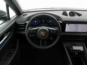 Porsche Macan (2026) thumbnail 9