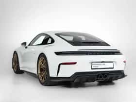 Porsche 911 (2025) thumbnail 2