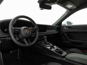 Porsche 911 (2025) thumbnail 3