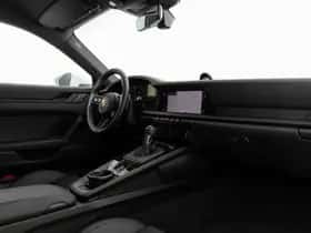 Porsche 911 (2025) thumbnail 7