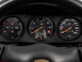 Porsche 911 (1988) thumbnail 16