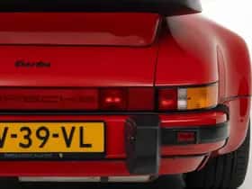Porsche 911 (1988) thumbnail 32