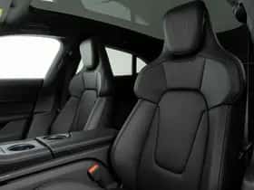 Porsche Taycan (2026) thumbnail 4