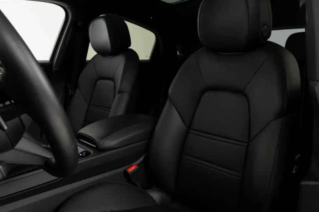 Porsche Cayenne (2024) thumbnail 4