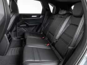 Porsche Cayenne (2025) thumbnail 17