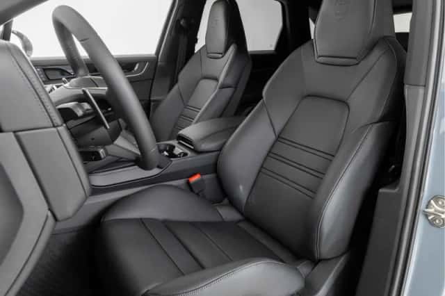 Porsche Cayenne (2025) thumbnail 4