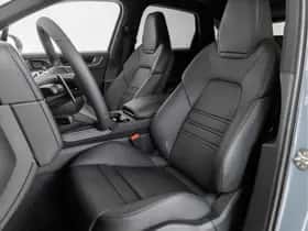 Porsche Cayenne (2025) thumbnail 4