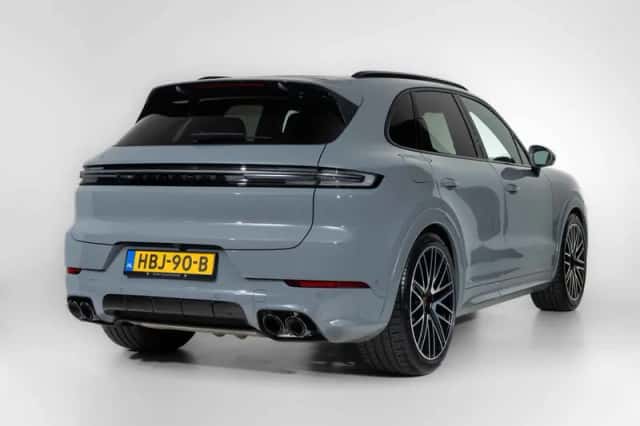 Porsche Cayenne (2025) thumbnail 6