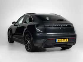 Porsche Macan (2025) thumbnail 2