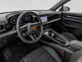 Porsche Macan (2025) thumbnail 3
