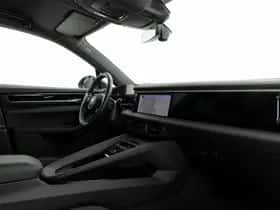 Porsche Macan (2025) thumbnail 7