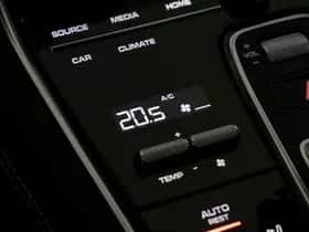Porsche Panamera (2023) thumbnail 19