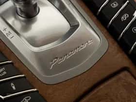 Porsche Panamera (2012) thumbnail 48