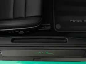 Porsche 911 (2025) thumbnail 32