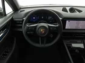 Porsche Macan (2026) thumbnail 9
