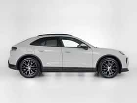 Porsche Macan (2026) thumbnail 10