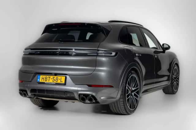 Porsche Cayenne (2025) thumbnail 6