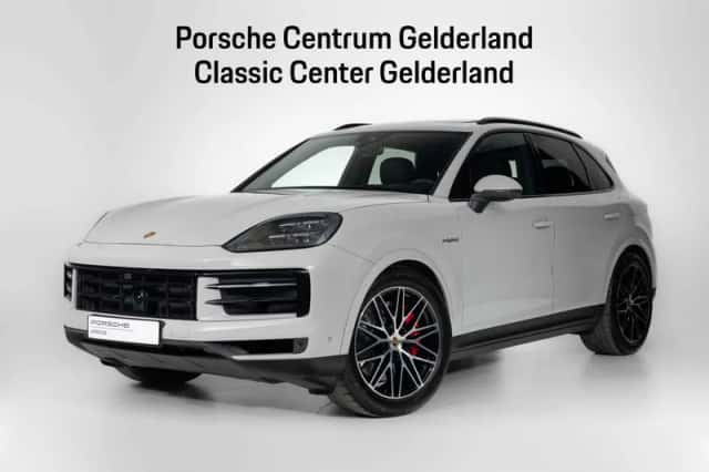 Porsche Cayenne (2024) thumbnail 1