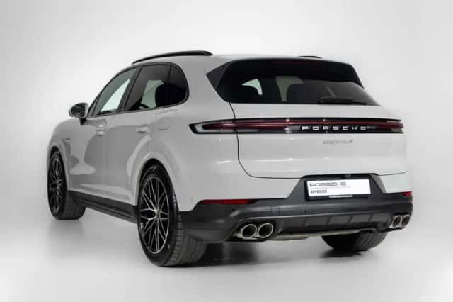 Porsche Cayenne (2024) thumbnail 2