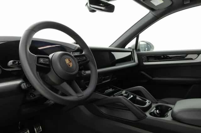 Porsche Cayenne (2024) thumbnail 3