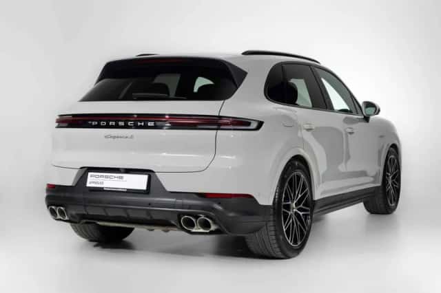 Porsche Cayenne (2024) thumbnail 6