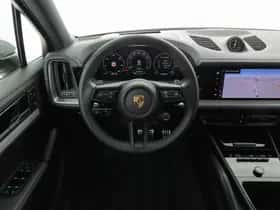 Porsche Cayenne (2024) thumbnail 9
