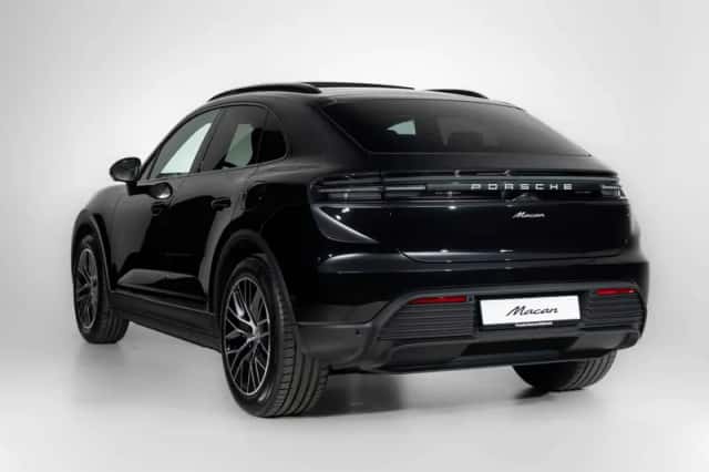 Porsche Macan (2026) thumbnail 2