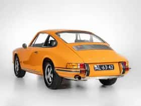 Porsche 911 (1971) thumbnail 2