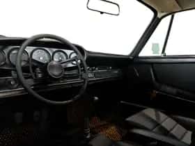 Porsche 911 (1971) thumbnail 3