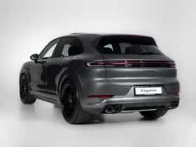 Porsche Cayenne (2025) thumbnail 2